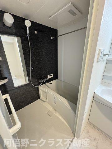 バス・シャワールーム　内装は別部屋の参考写真です。