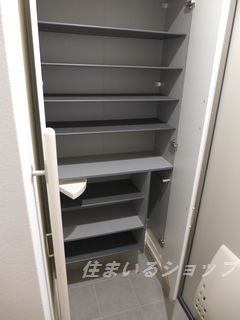 玄関　大型シューズボックス