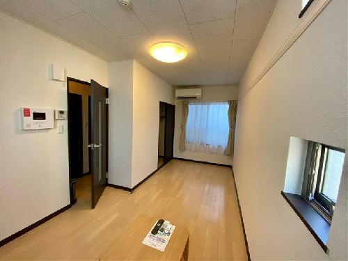 レオネクストメゾン まどかの居間写真