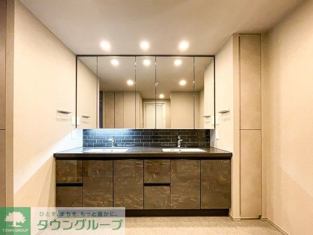 洗面設備　※写真は同タイプ住戸です。