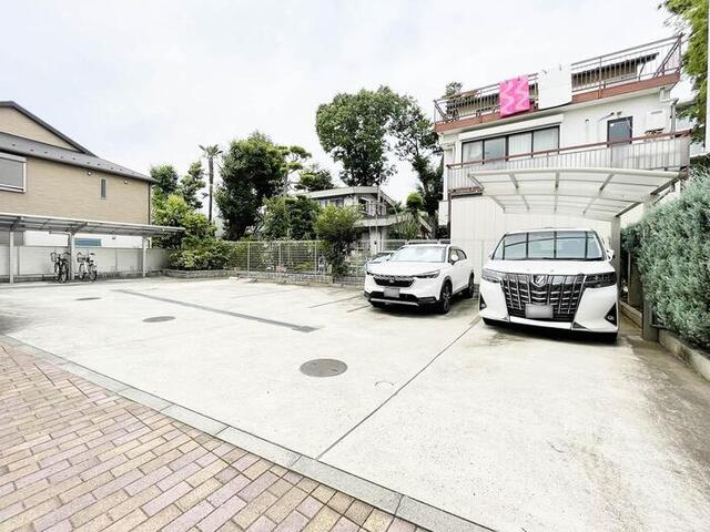 駐車場　駐車場