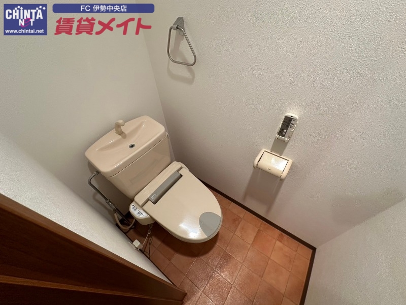 トイレ　同型参考写真