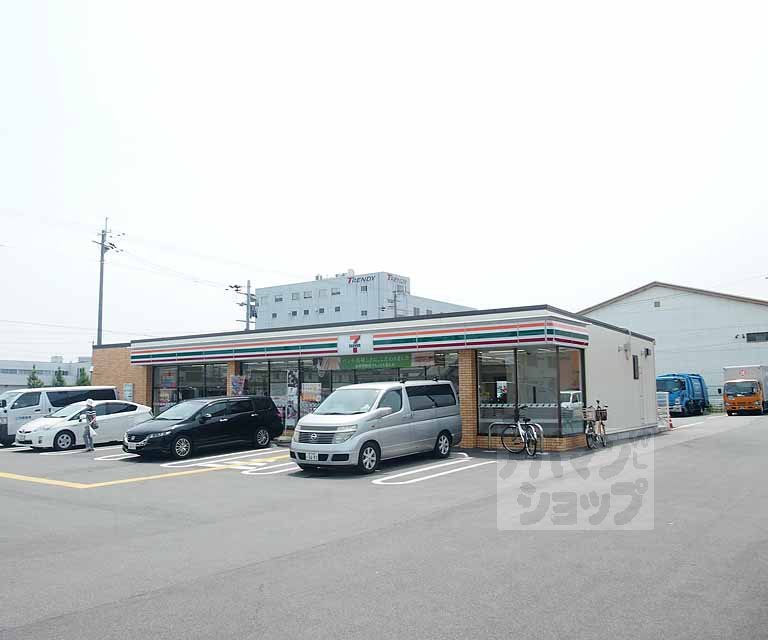 コンビニ　セブンイレブン 京都上鳥羽鴨田店（コンビニ）まで450m