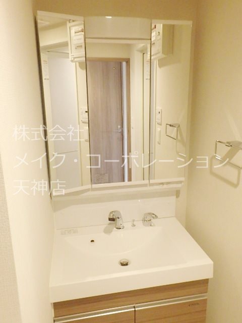 洗面設備　※入居中の為別部屋写真使用現状優先
