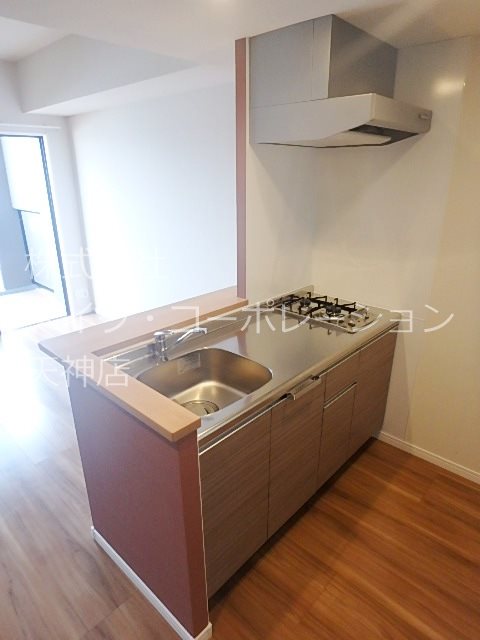 キッチン　※入居中の為別部屋写真使用現状優先