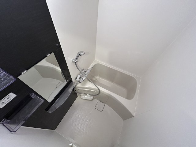 バス・シャワールーム　コンパクトで使いやすいお風呂です