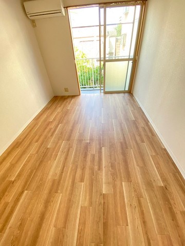 ヴィラ汐町 A棟の居間写真