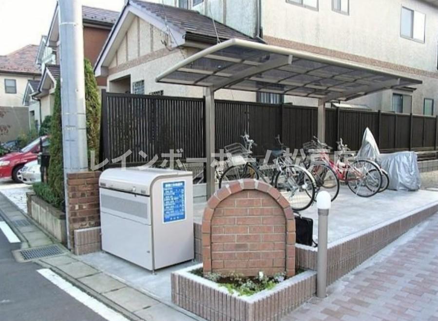 エントランス　建物の内部です