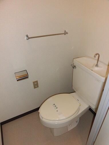 コスモプラザ富士見台のトイレ写真