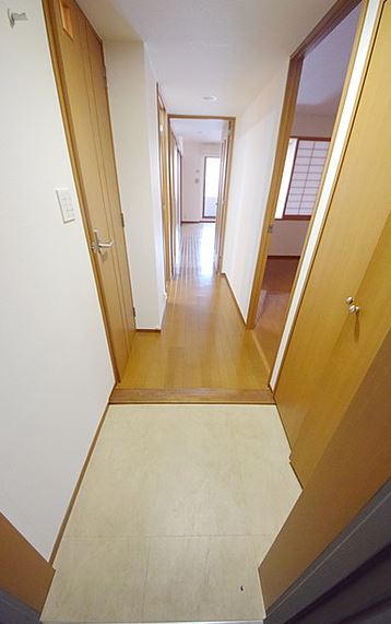 東京メトロ半蔵門線 半蔵門駅 徒歩3分 7階建 築26年の玄関写真