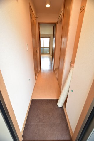 玄関　※参考写真