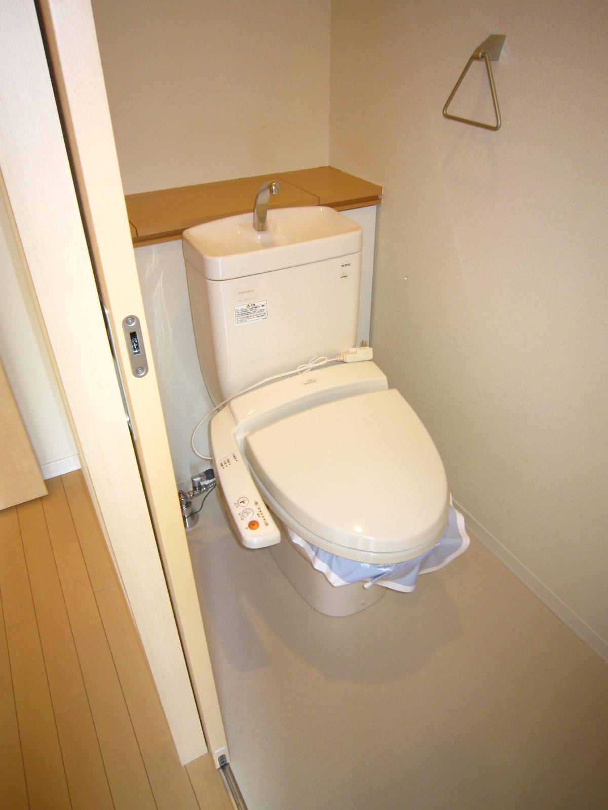 シャーメゾンひまわりBのトイレ写真