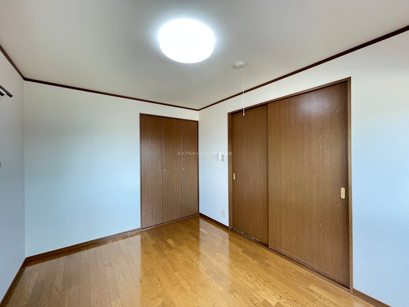 T&K網川原A棟の居間写真