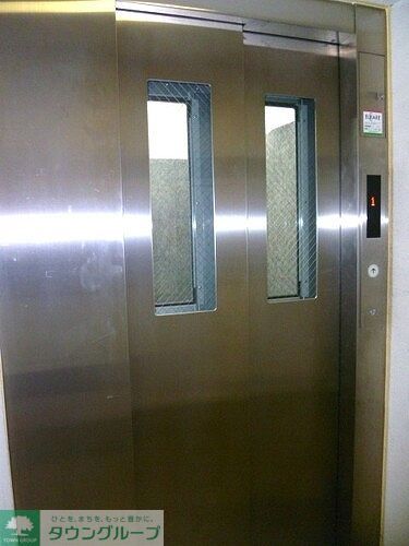 その他　エレベーター　※2012年11月撮影