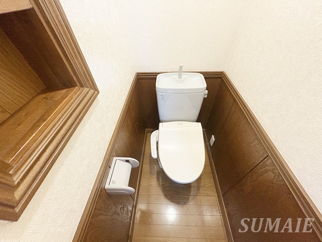 トイレ　ウォシュレット付きトイレです☆