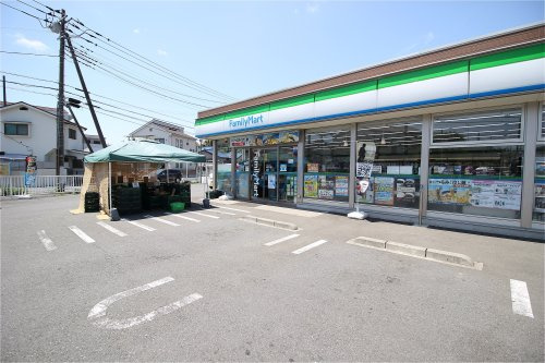 コンビニ　ファミリーマート東有馬２丁目店（コンビニ）まで515m