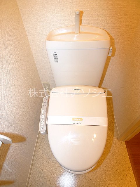 トイレ　ウォシュレット便座