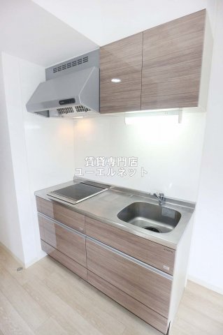 地下鉄御堂筋線 江坂駅 徒歩6分 8階建 築12年のキッチン写真