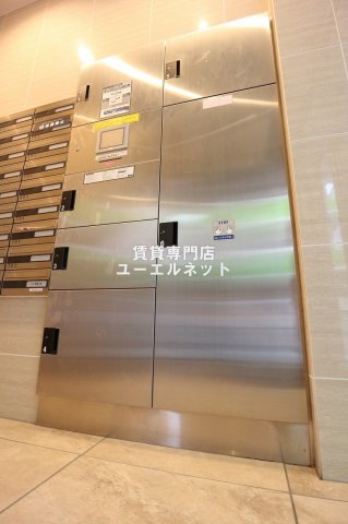 地下鉄御堂筋線 江坂駅 徒歩6分 8階建 築12年の外観写真