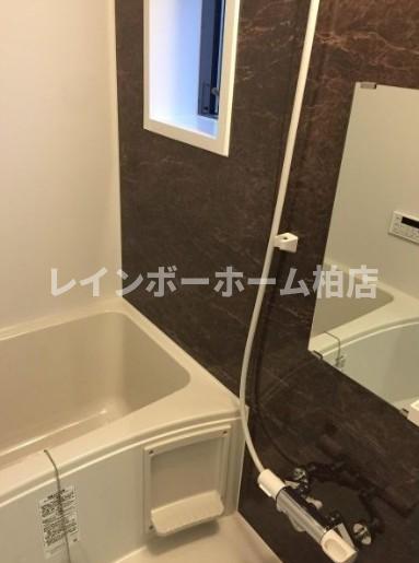 バス・シャワールーム　お風呂で日々の疲れを落としましょう