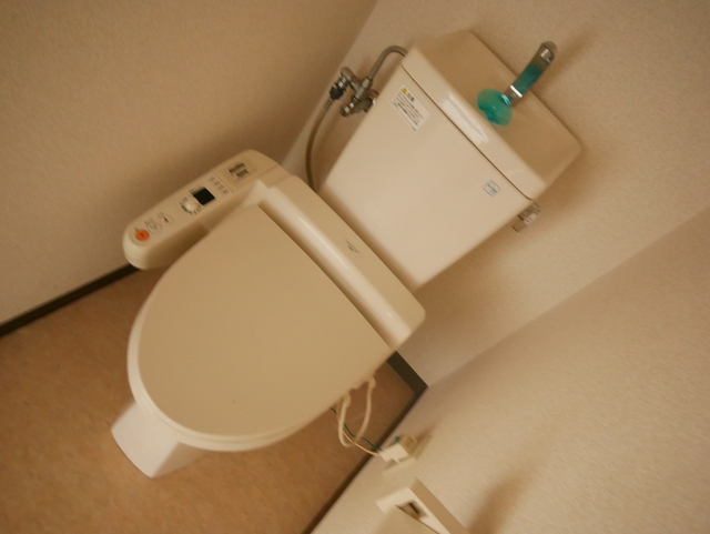 トイレ　★温水便座付きの清潔感あるトイレです★
