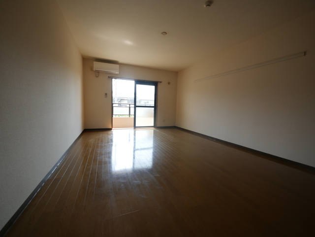 居室・リビング　★１１帖のフローリングのお部屋でゆっくりできるお部屋です★