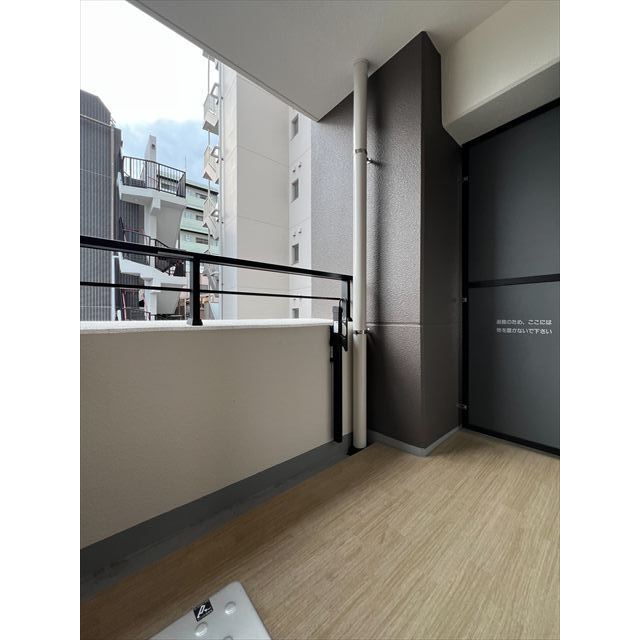 バルコニー　※写真は０３０５号室