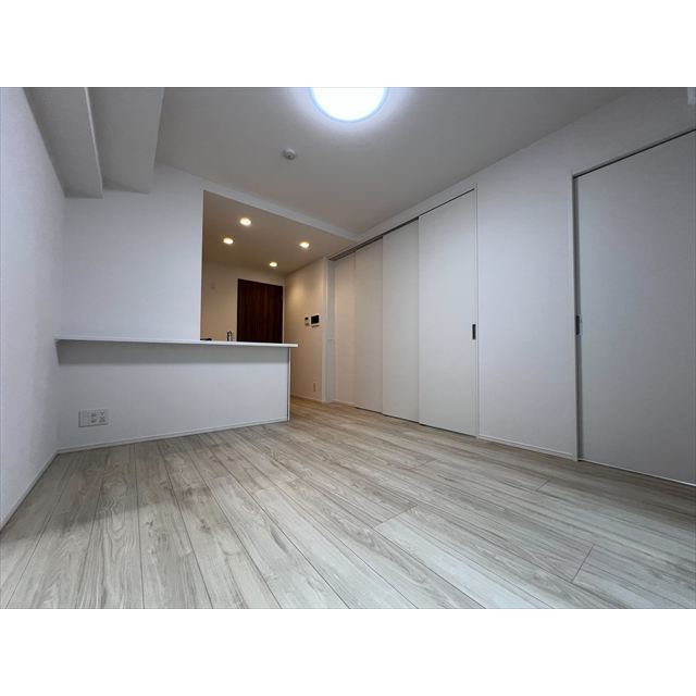 居室・リビング　※写真は０３０５号室