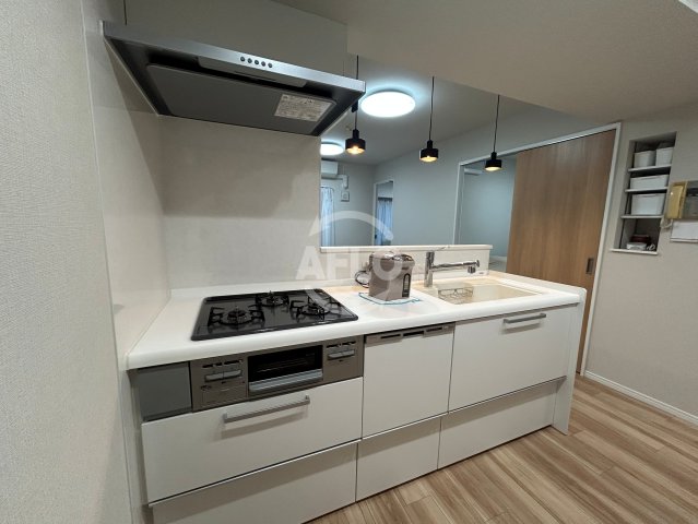 キッチン　ルアンジュ淀屋橋　3口ガスシステムキッチン
