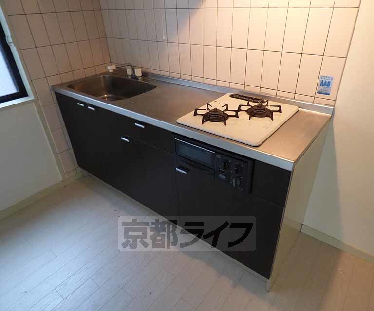 地下鉄烏丸線 今出川駅 徒歩5分 4階建 築36年のキッチン写真
