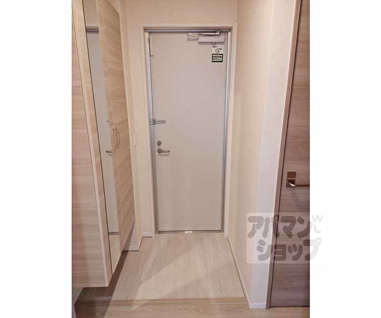 D-ROOM深草小久保町 Cの玄関写真