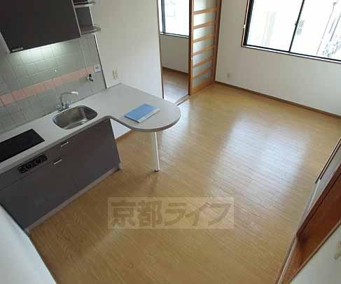 キッチン　カウンターキッチン風の室内