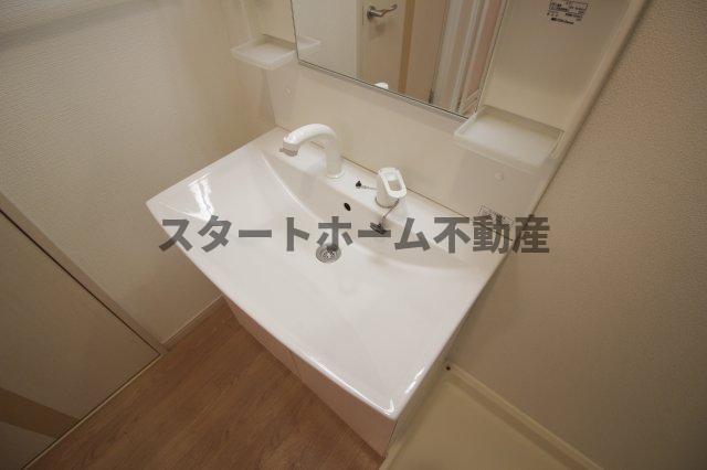 洗面設備　使いやすい洗面所です