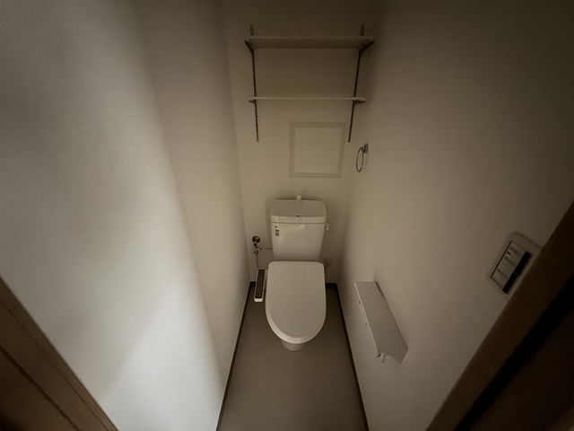 ＪＲ大阪環状線 西九条駅 徒歩9分 10階建 築1年のトイレ写真