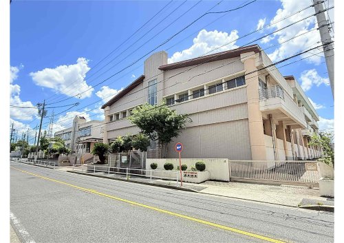 中学校　市立原中学校（中学校）まで560m
