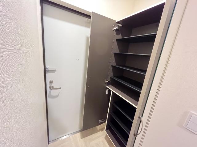 玄関　下駄箱