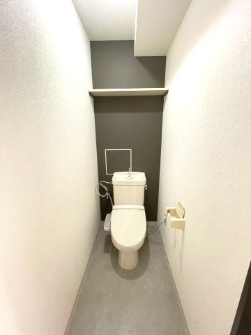 トイレ　イメージとして同建物他部屋を表示しています