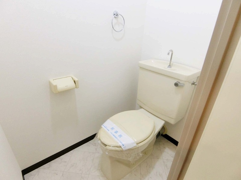 トイレ　シンプルで使いやすいお手洗い