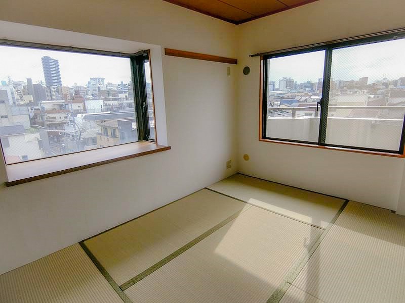 その他部屋・スペース　約６帖の和室は使い方イロイロ　和モダンのクロスが恰好いいです