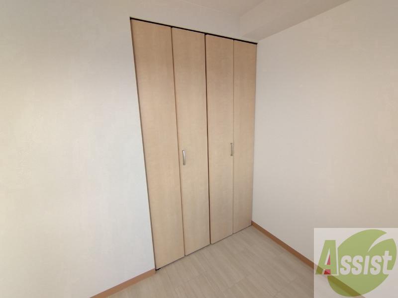 収納　寝室の収納です。部屋がすっきり片付きます。