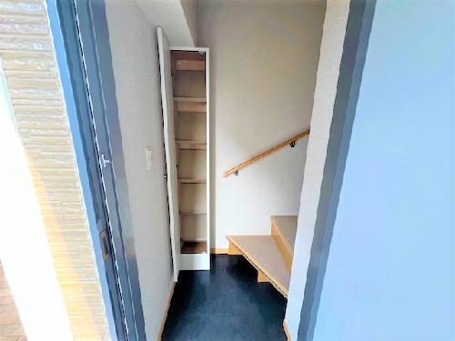 玄関　同タイプ代表写真となり設備仕様は一部異なる場合があります。