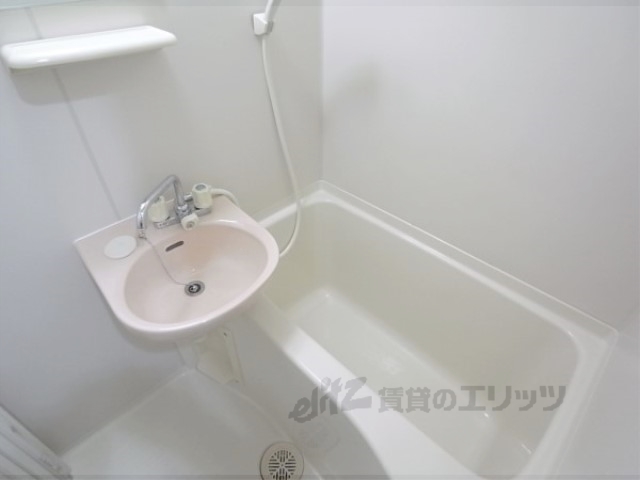 バス・シャワールーム　バス
