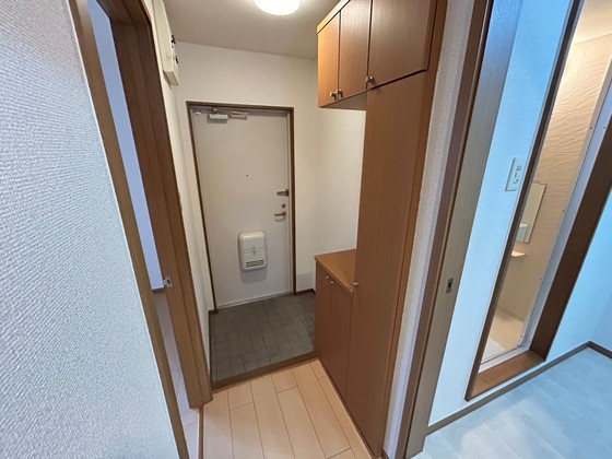 玄関　※別部屋の写真です