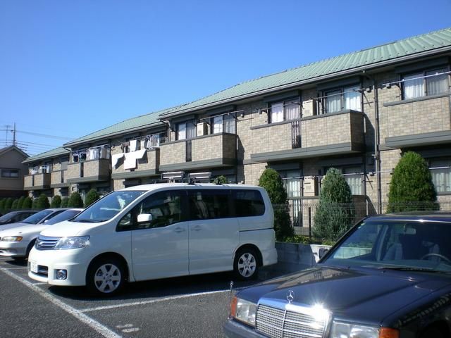 建物外観　★前が駐車場の為、1階でも日当たり良好★