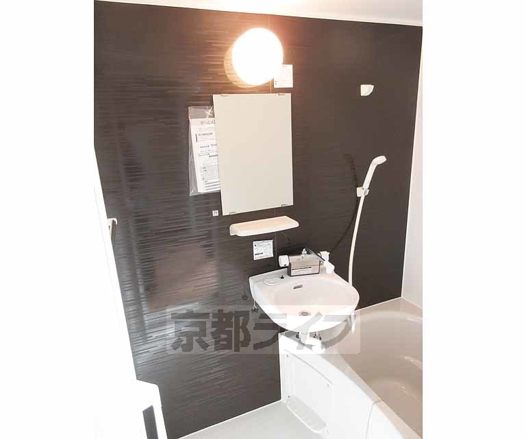 洗面設備　使いやすい洗面台です