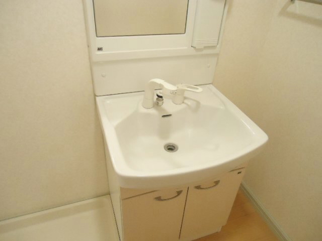 洗面設備　独立型洗面台です！忙しい朝に便利です！