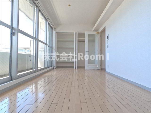 居室・リビング　こちらのリビングで趣味の時間をお楽しみください