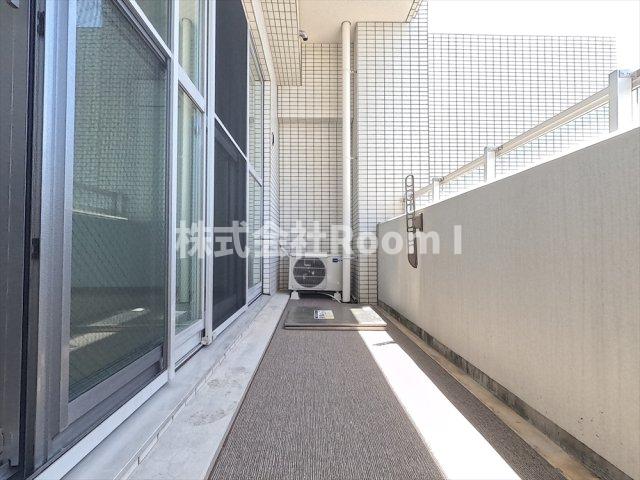 バルコニー　開放的で明るい空間を演出してくれるバルコニーです