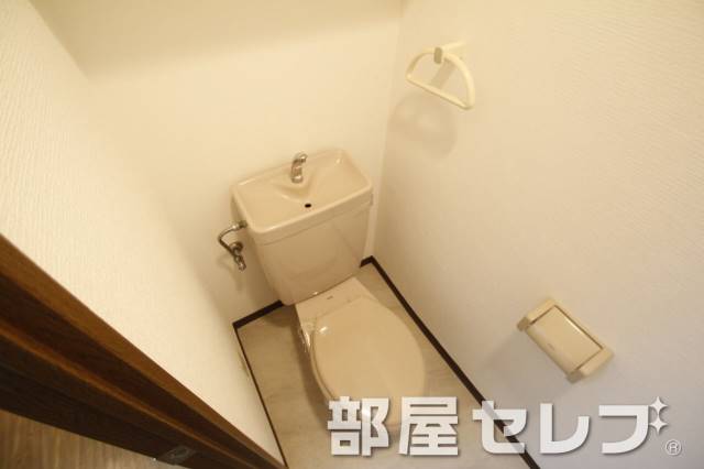 トイレ　清潔感のあるお手洗いです。