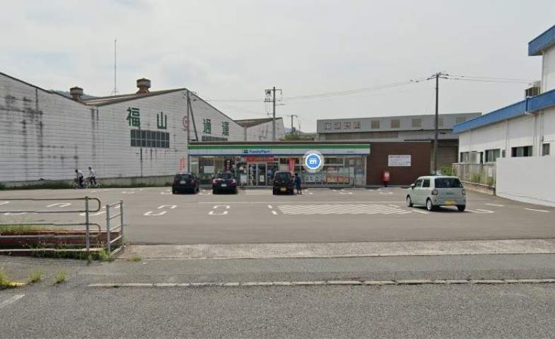 コンビニ　ファミリーマート（コンビニ）まで494m